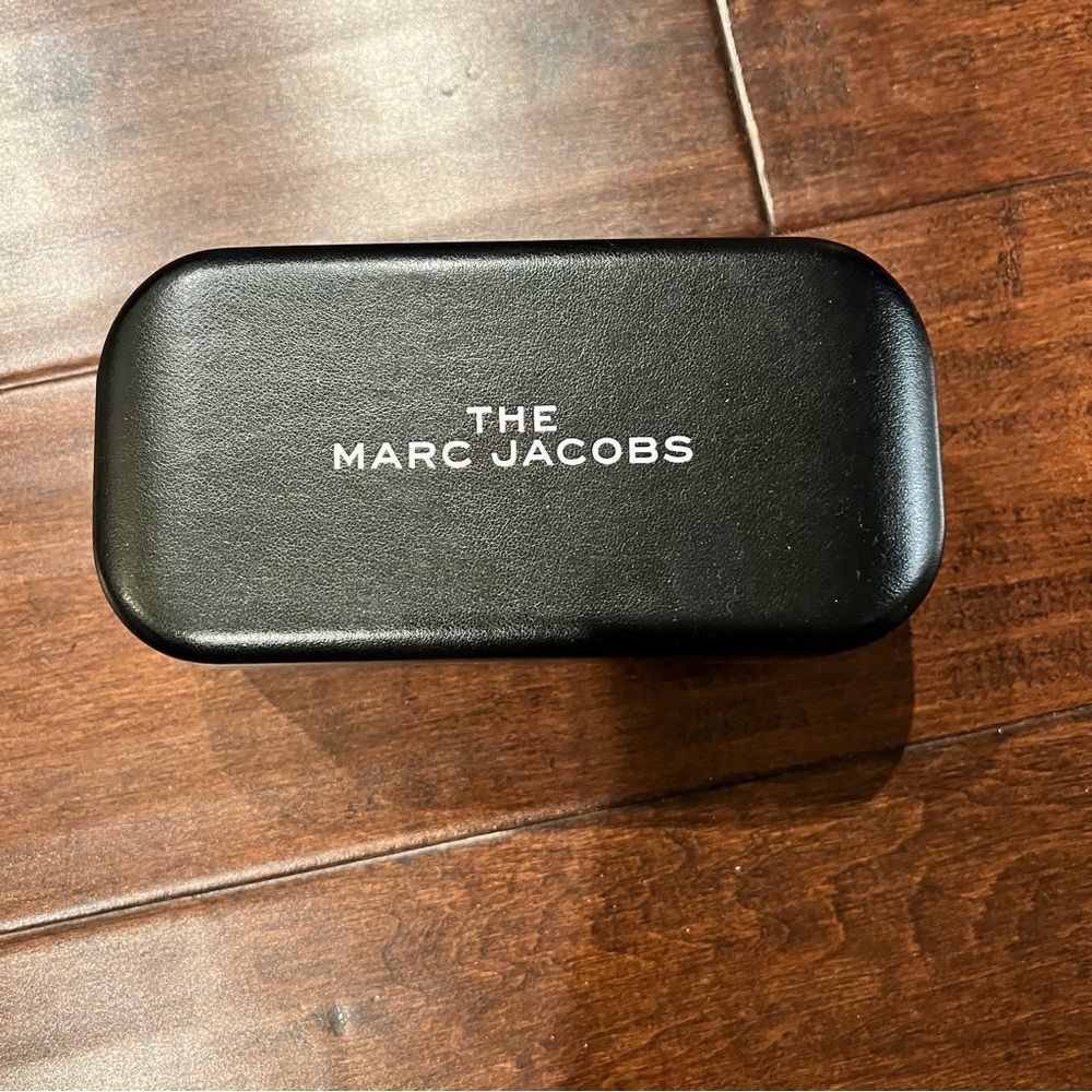 Marc Jacobs Elegant Black Case